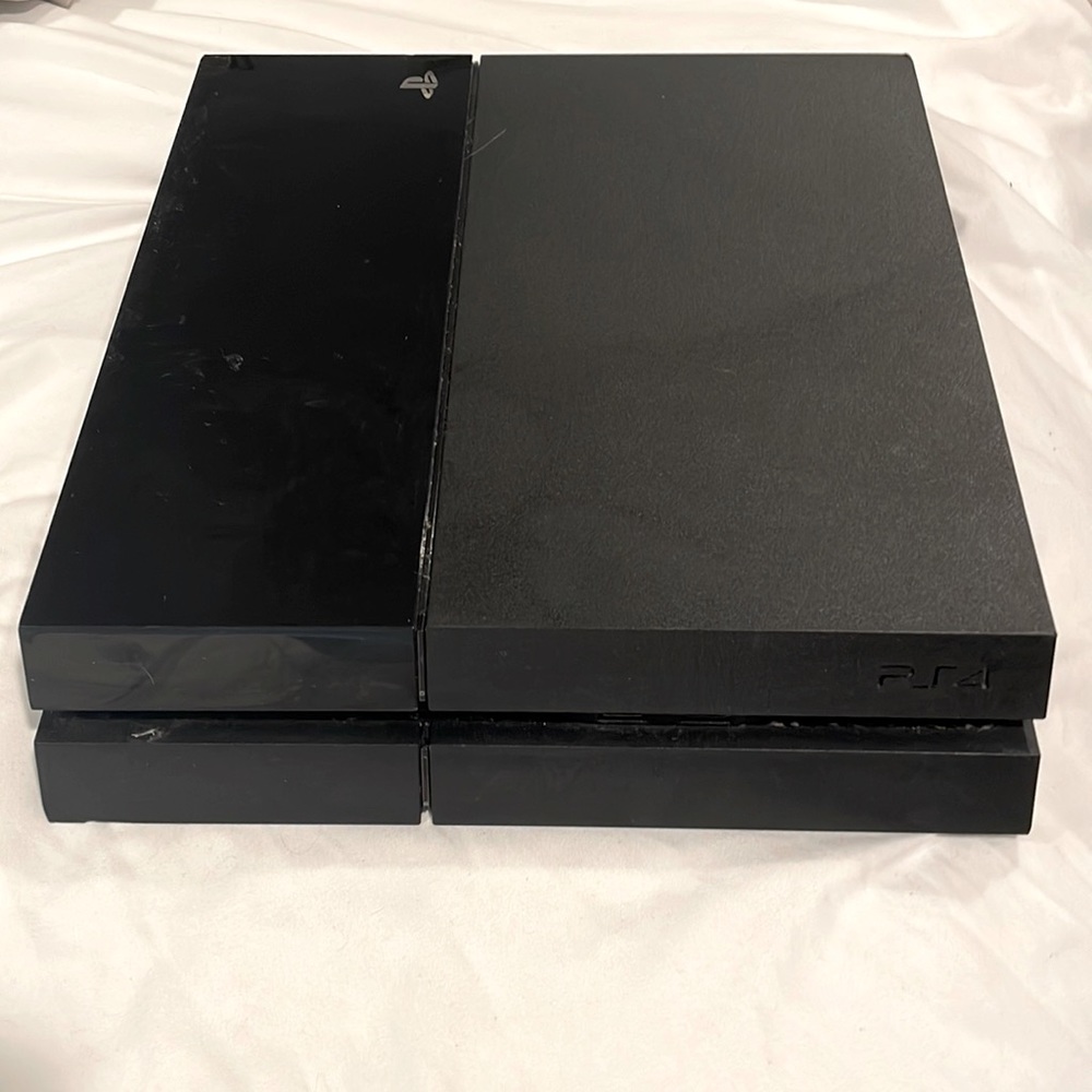 PS4 no controller no wires.